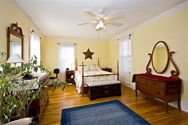19 Cohasset Street Boston, MA 02131 - Photo 9 of 12
