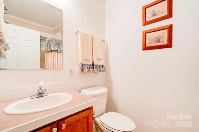 $595,000 | 2606 Greenville Highway, Flat Rock, NC 28731