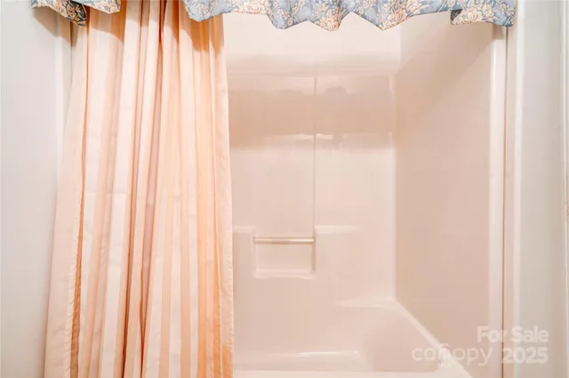 $595,000 | 2606 Greenville Highway, Flat Rock, NC 28731