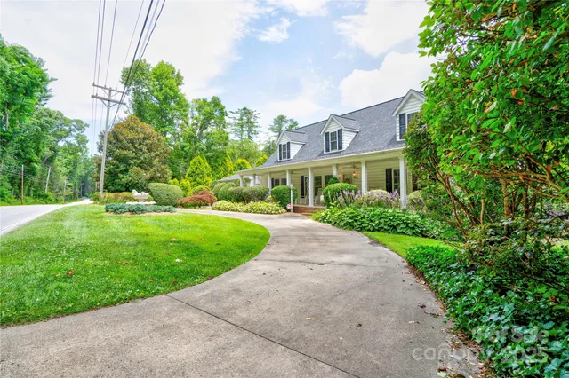 $595,000 | 2606 Greenville Highway, Flat Rock, NC 28731