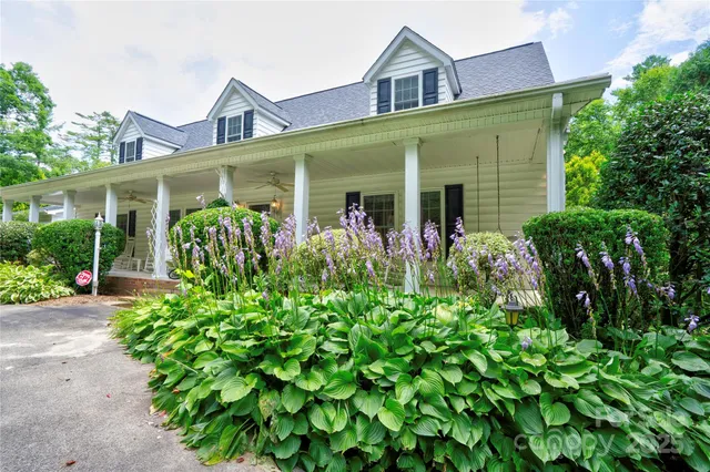 $595,000 | 2606 Greenville Highway, Flat Rock, NC 28731