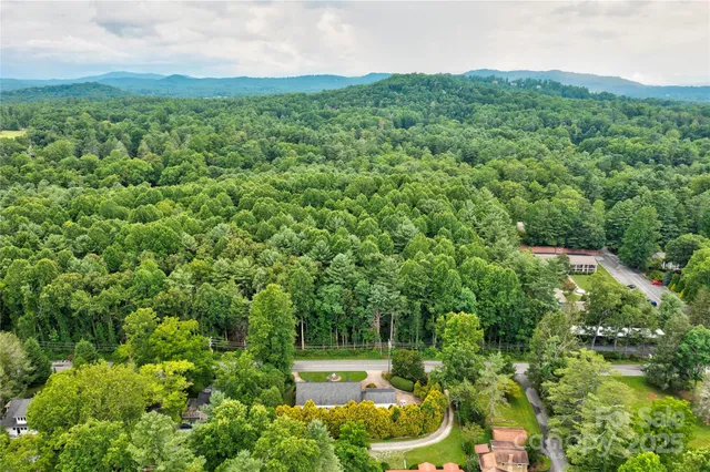 $595,000 | 2606 Greenville Highway, Flat Rock, NC 28731