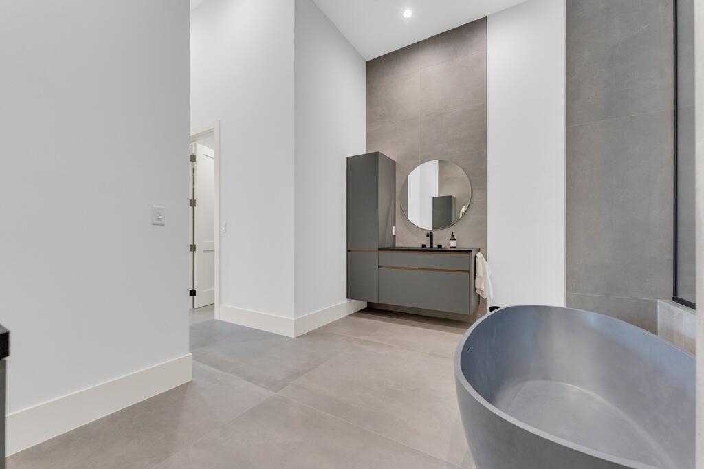 923 Eve Street Delray Beach, FL 33483 - Photo 36 of 69 38_1024px