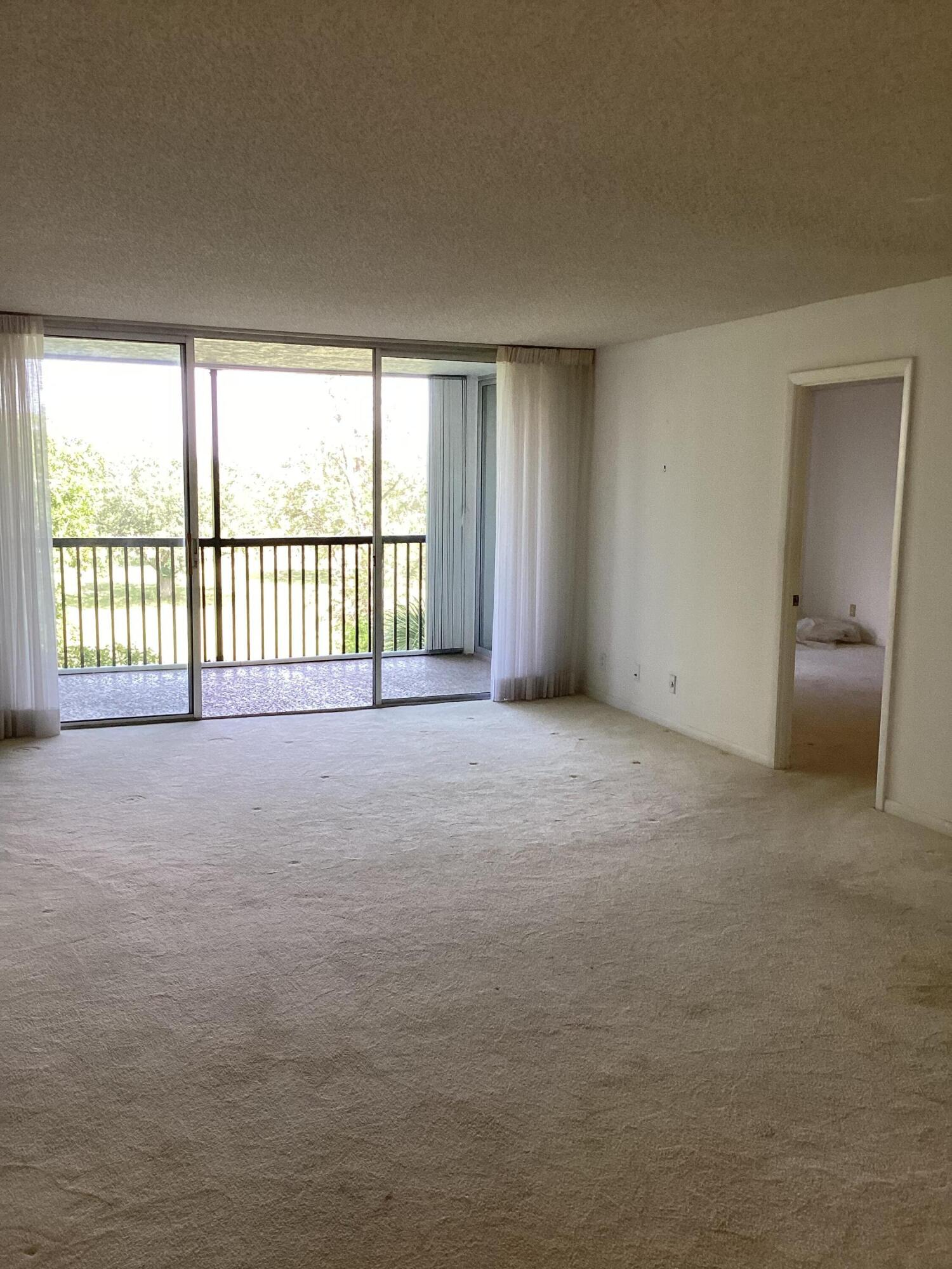 5260 Northwest 2nd Avenue, Unit 407 Boca Raton, FL 33487 - Photo 8 of 46 1257A9DE-4935-488F-A6C3-1D38B5F8F4B0