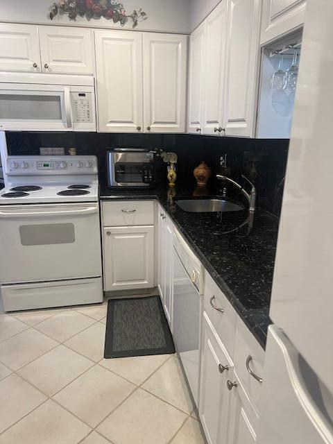 Undisclosed Address Boca Raton, FL 33487 - Photo 11 of 45 KITCHEN