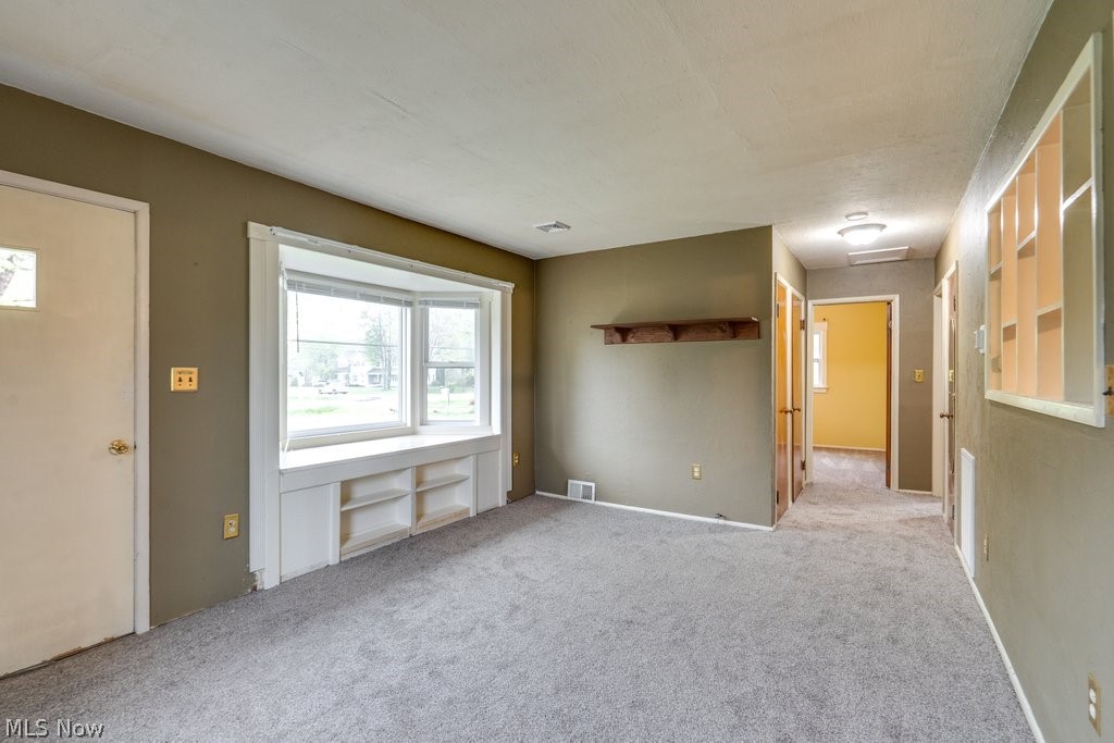 8764 Ravenna Road Chardon, OH 44024 - Photo 6 of 33