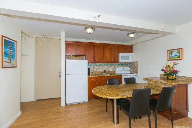 $2,895 | 229 Paoakalani Avenue, Unit 2102, Honolulu, HI 96815