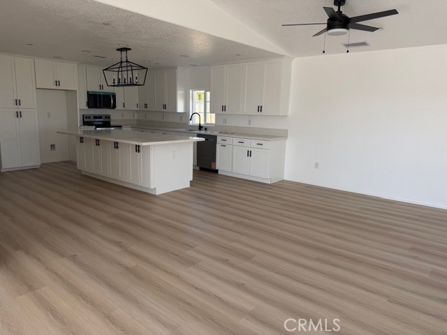 16925 Nanticoke Road Apple Valley, CA 92307 - Photo 5 of 87