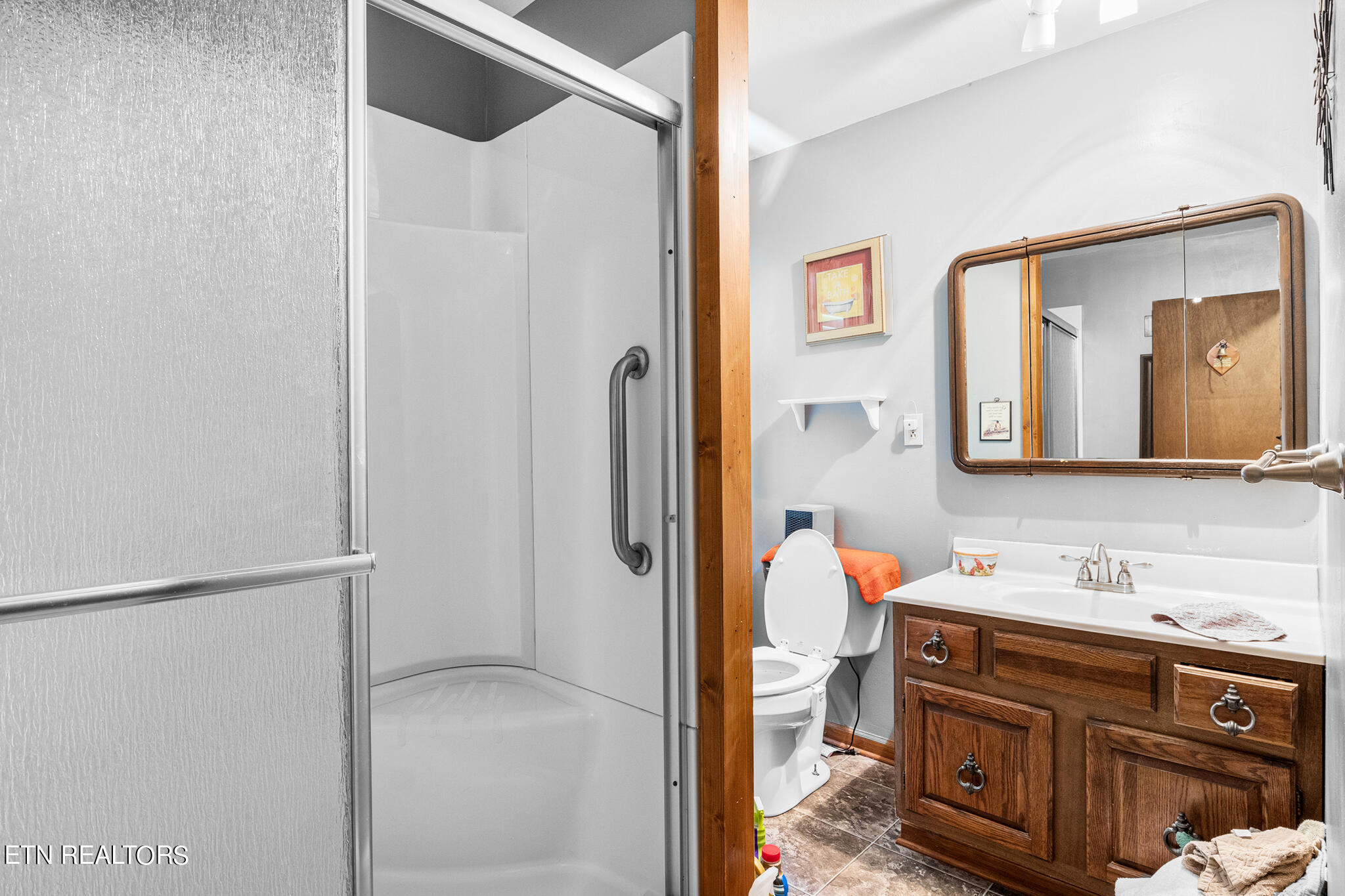 1027 Blockhouse Valley Road Clinton, TN 37716 - Photo 13 of 32 bathroom