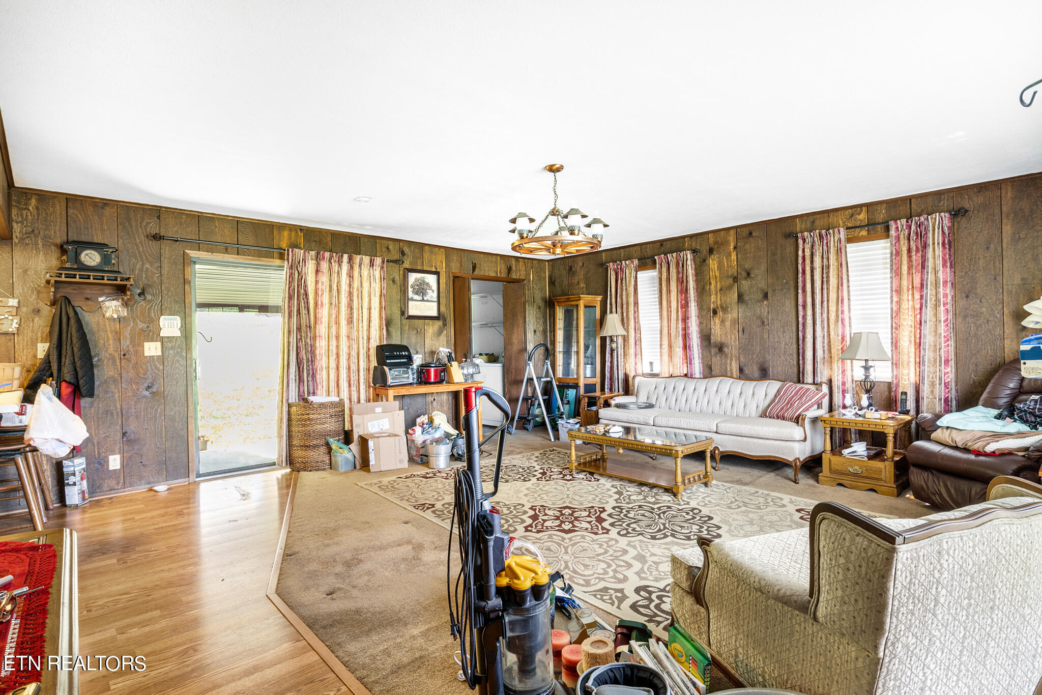 1027 Blockhouse Valley Road Clinton, TN 37716 - Photo 7 of 32 living room from front door