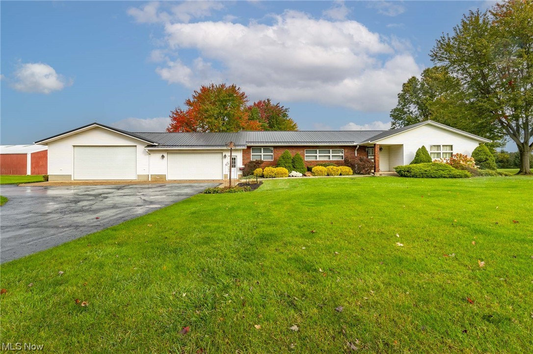 37360 Chestnut Ridge Road Elyria, OH 44035 - Photo 1 of 35