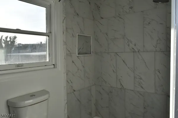 $2,000 | 129 Central Place, Unit 2, Orange, NJ 07050