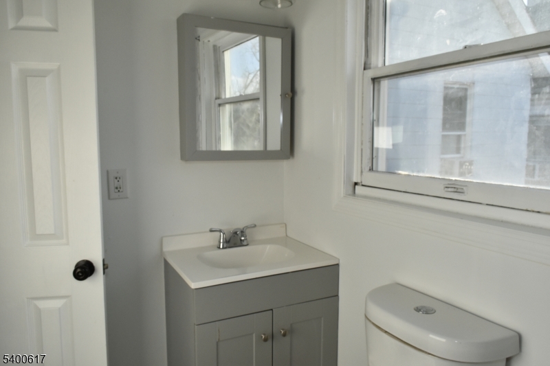 129 Central Place, Unit 2 Orange, NJ 07050 - Photo 16 of 28