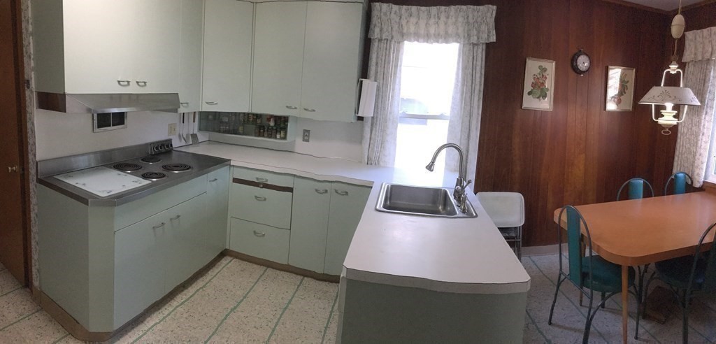 33 Chilson Street Springfield, MA 01118 - Photo 12 of 23