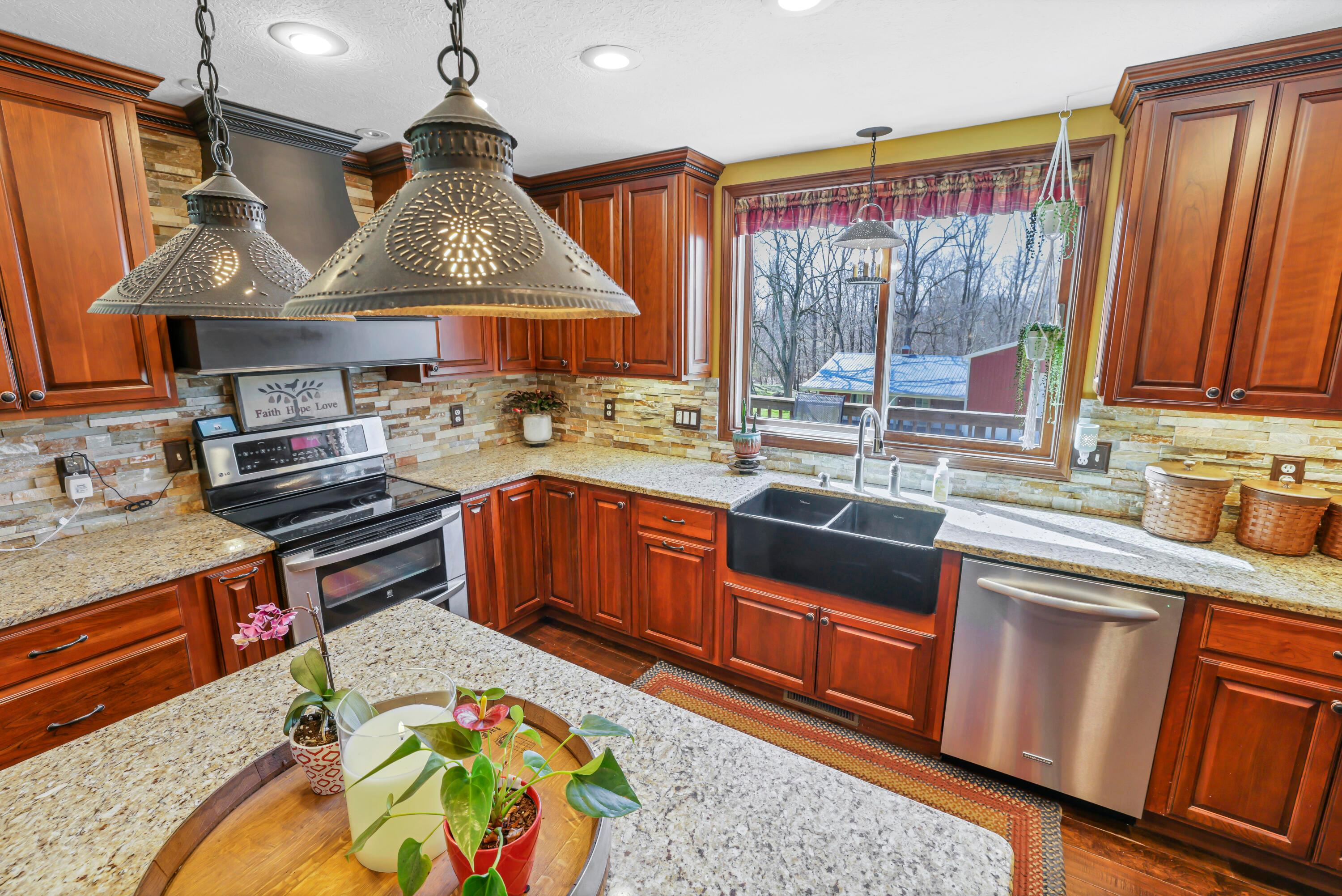 6387 Refugee Road Southwest Etna, OH 43062 - Photo 50 of 117 GR7A7478