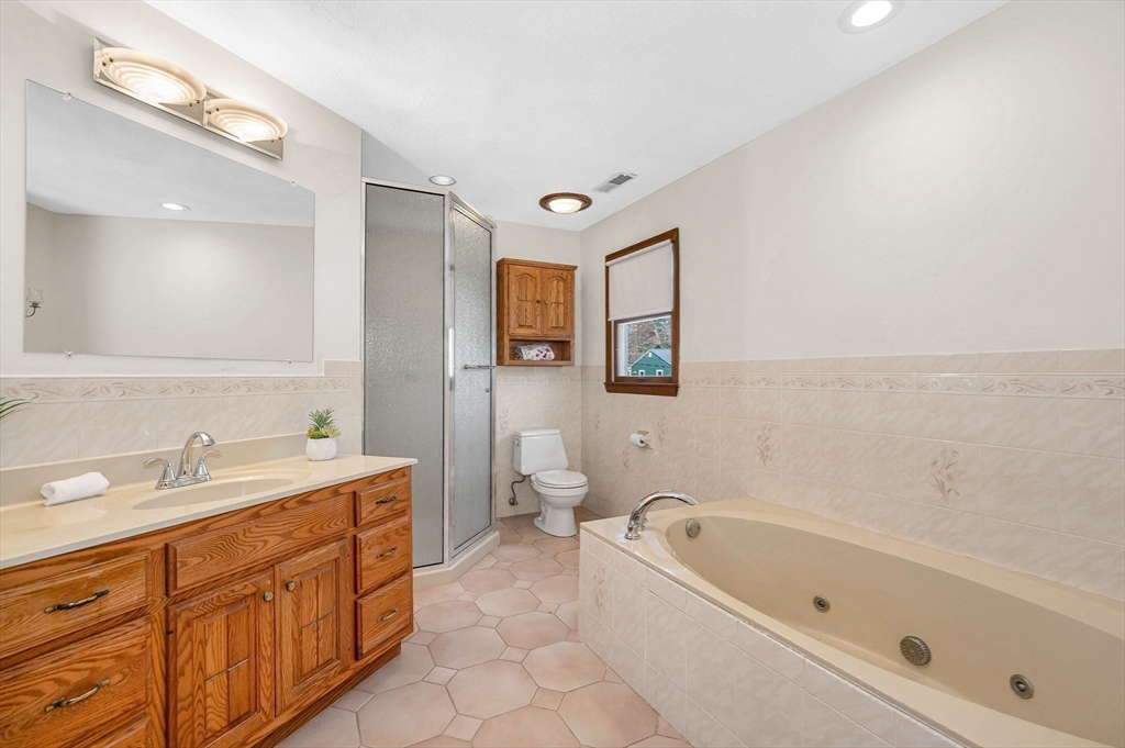 29 Donald Road Billerica, MA 01821 - Photo 12 of 37