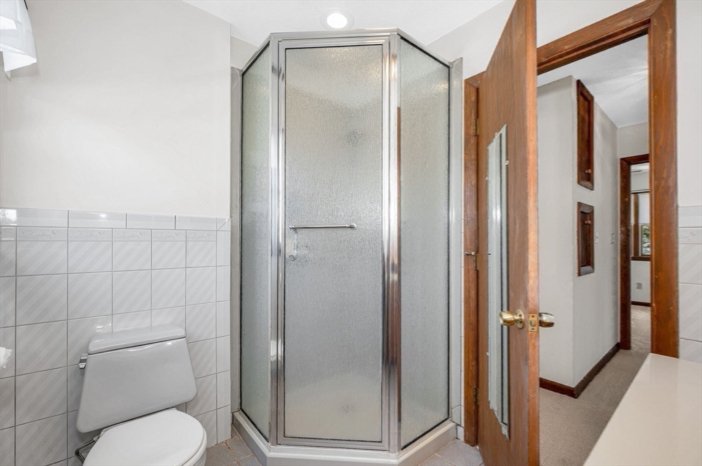 29 Donald Road Billerica, MA 01821 - Photo 20 of 37