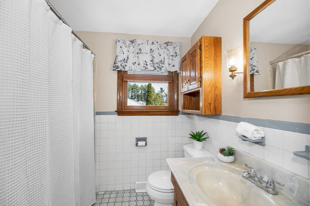 29 Donald Road Billerica, MA 01821 - Photo 24 of 37