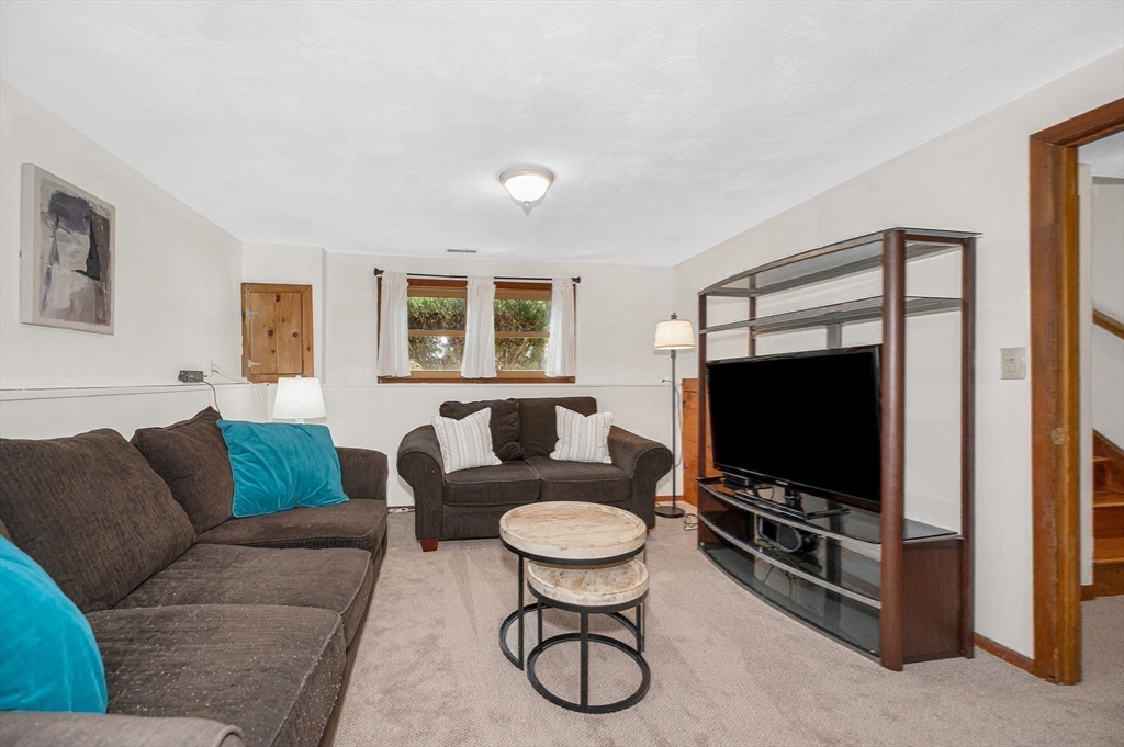 29 Donald Road Billerica, MA 01821 - Photo 26 of 37