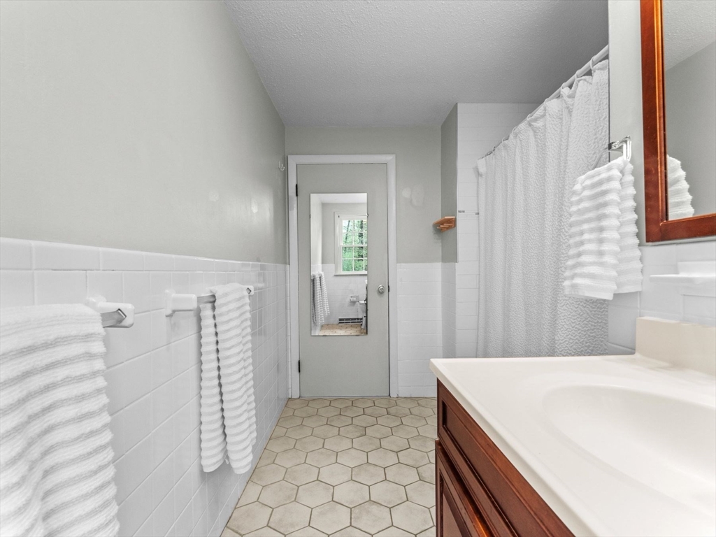 4 Marjorie Road Burlington, MA 01803 - Photo 24 of 36 Gallery Image 24