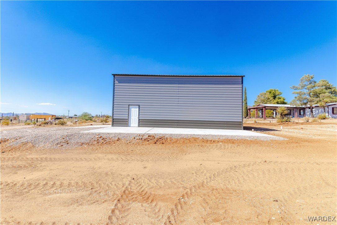 3356 Bouse Road Golden Valley, AZ 86413 - Photo 6 of 33 Garage