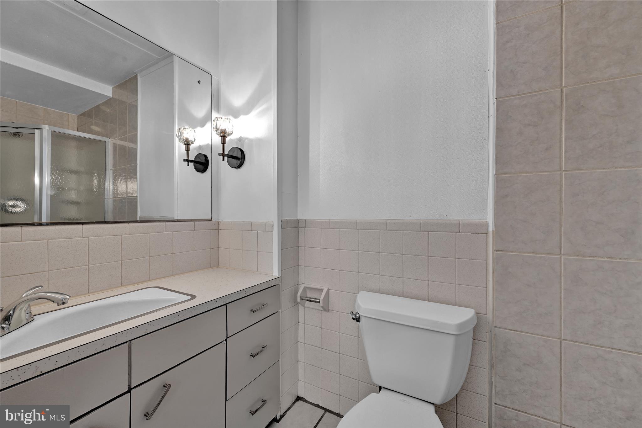 1127 Walnut Street Lebanon, PA 17042 - Photo 13 of 30 Unit 1 - Bathroom