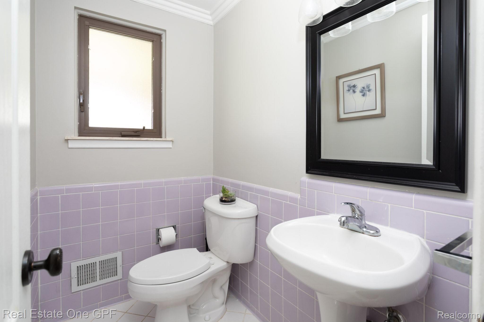 559 Cook Road Grosse Pointe, MI 48236 - Photo 20 of 47 29.jpg