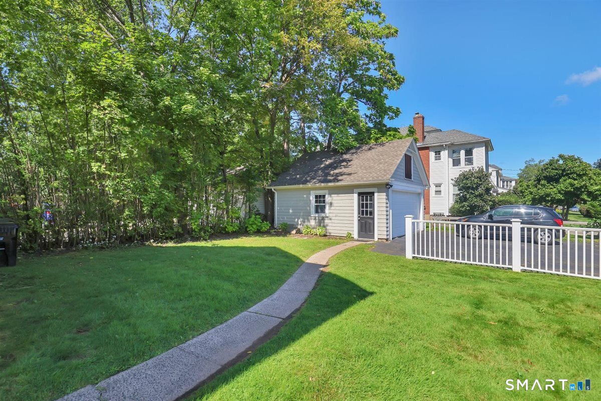 152 Brace Road West Hartford, CT 06107 - Photo 29 of 31 Gallery Image 29