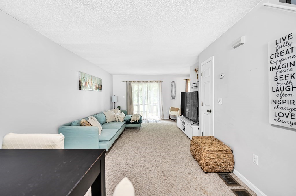 19 Castlegate Drive, Unit 19 Springfield, MA 01129 - Photo 5 of 33 Gallery Image 5