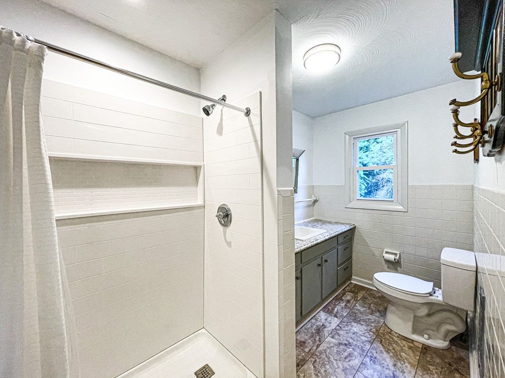 32002 Hollyfield Road Damascus, VA 24236 - Photo 12 of 20 Gallery Image 12