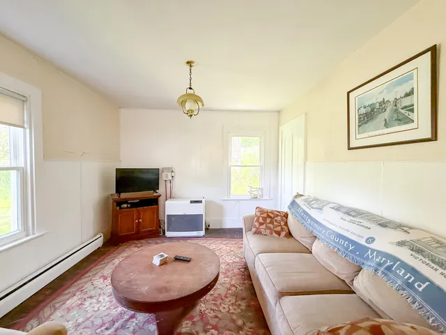 $379,000 | 50 East Boston Road, Vinalhaven, ME 04863