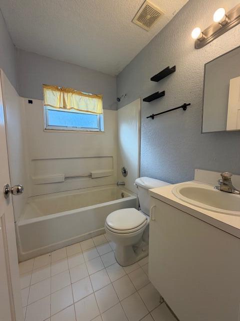 3282 Northwest 75th Way Davie, FL 33024 - Photo 11 of 13 a bathroom with a sink a toilet and bathtub
