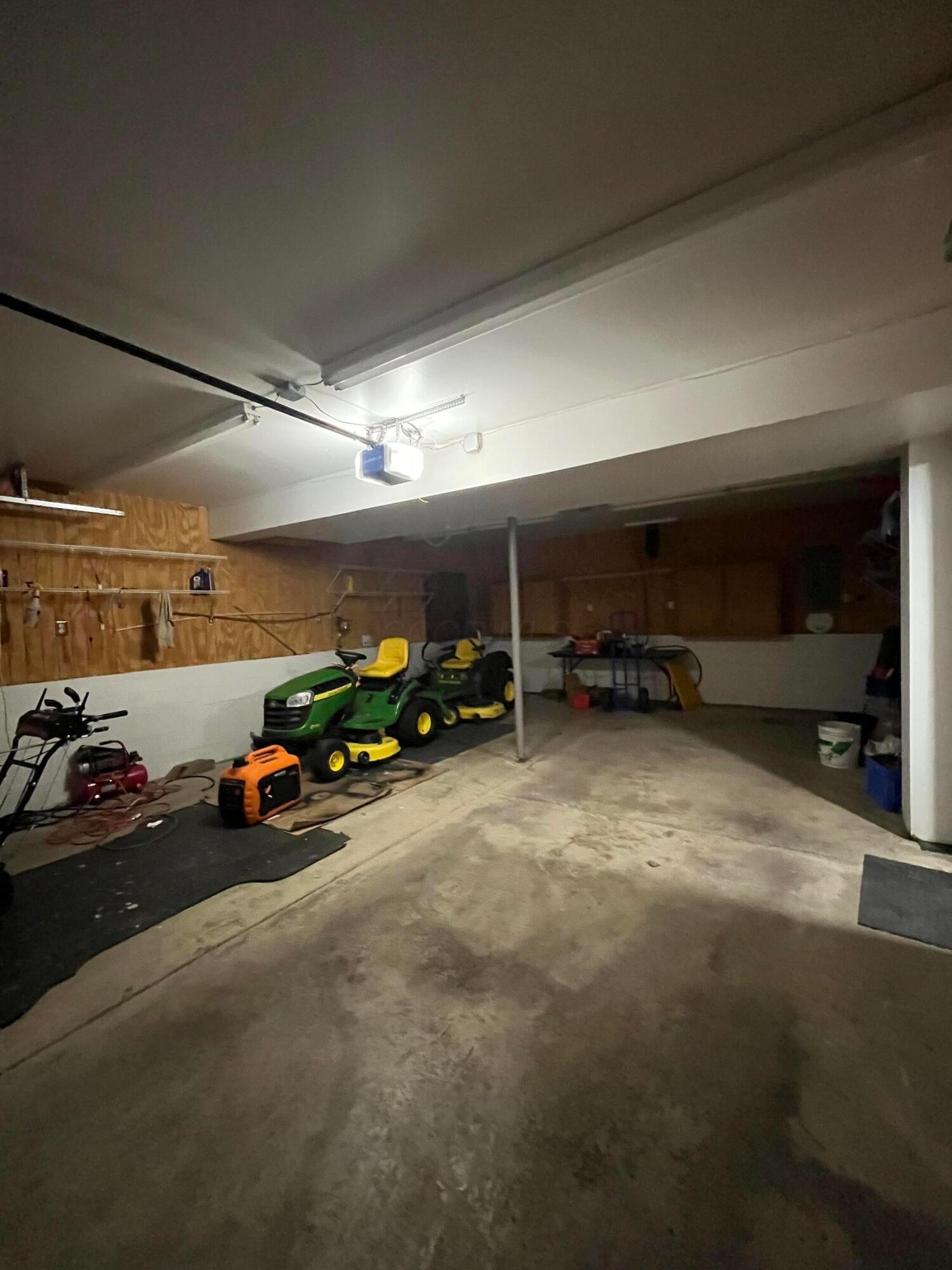 1174 Obetz Road Columbus, OH 43207 - Photo 38 of 41 Garage