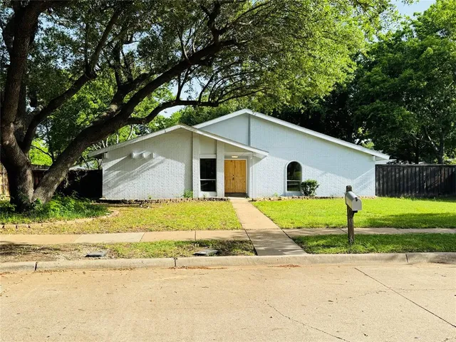 $469,000 | 21 Grant Circle, Richardson, TX 75081