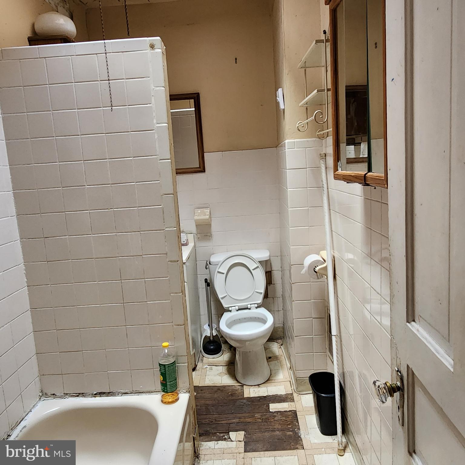 2307 Tasker Street Philadelphia, PA 19145 - Photo 4 of 6 Gallery Image 4