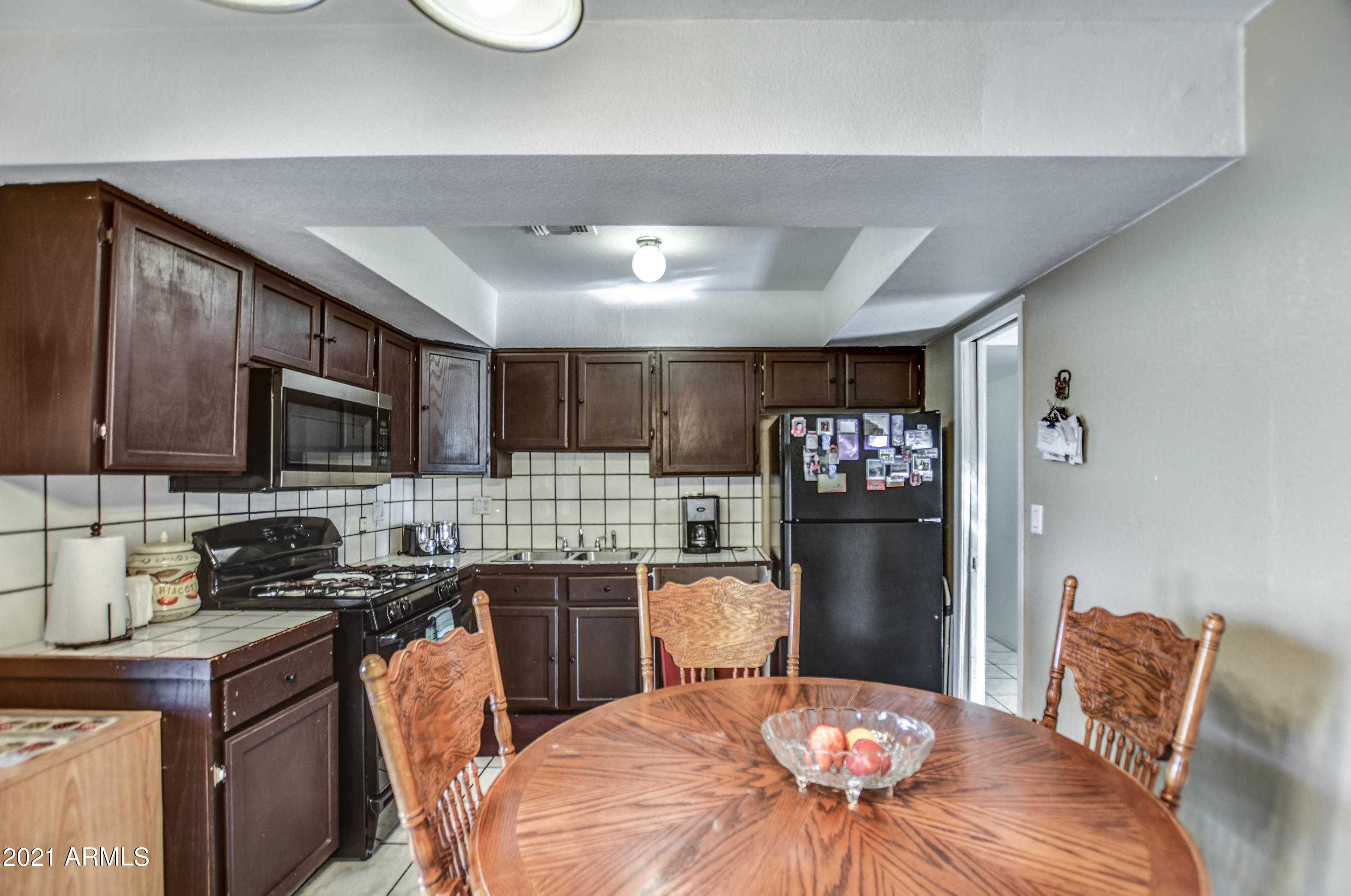 4228 West Alta Vista Road Phoenix, AZ 85041 - Photo 11 of 24 KITCHEN 4