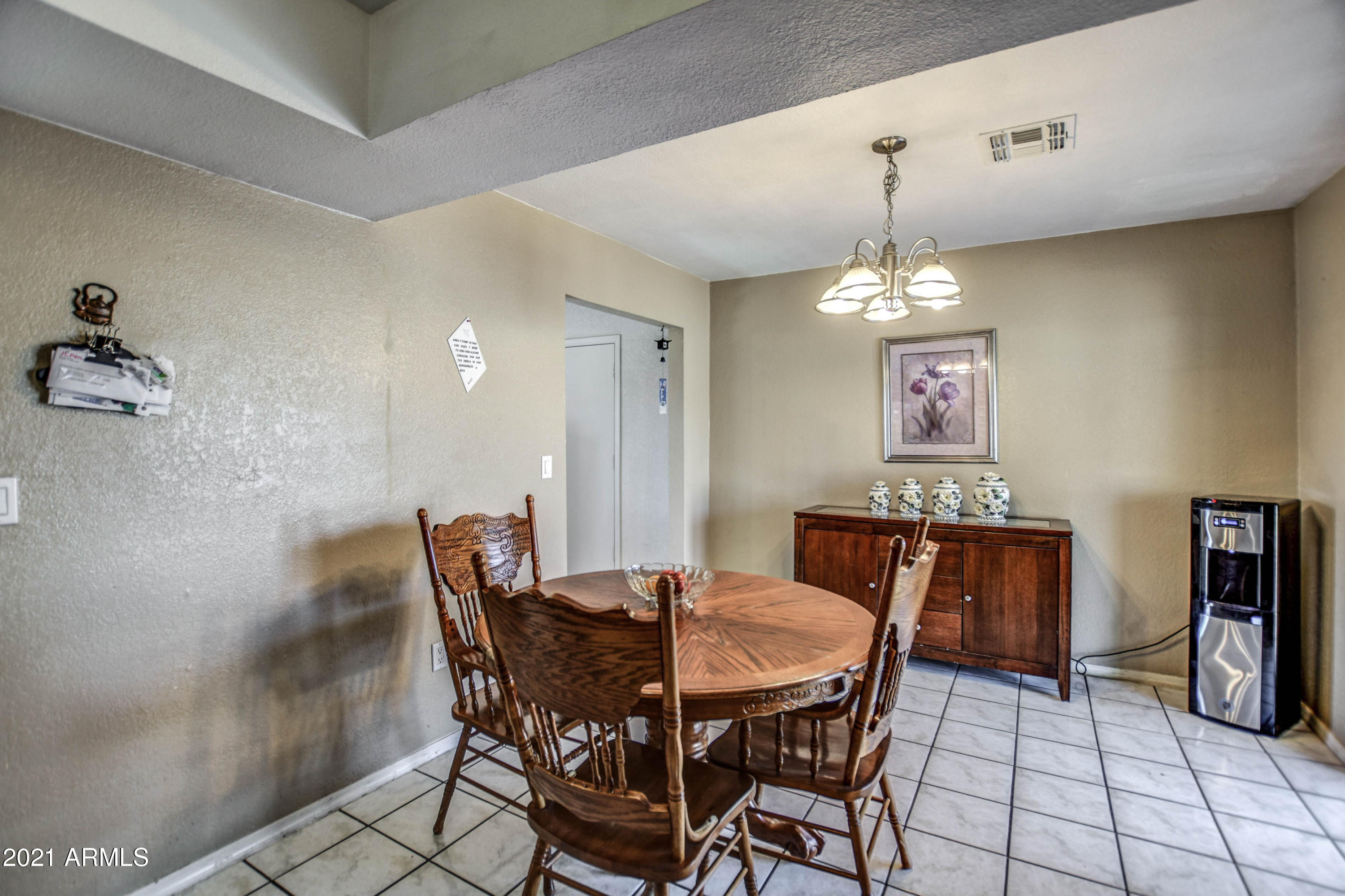 4228 West Alta Vista Road Phoenix, AZ 85041 - Photo 15 of 24 EAT IN