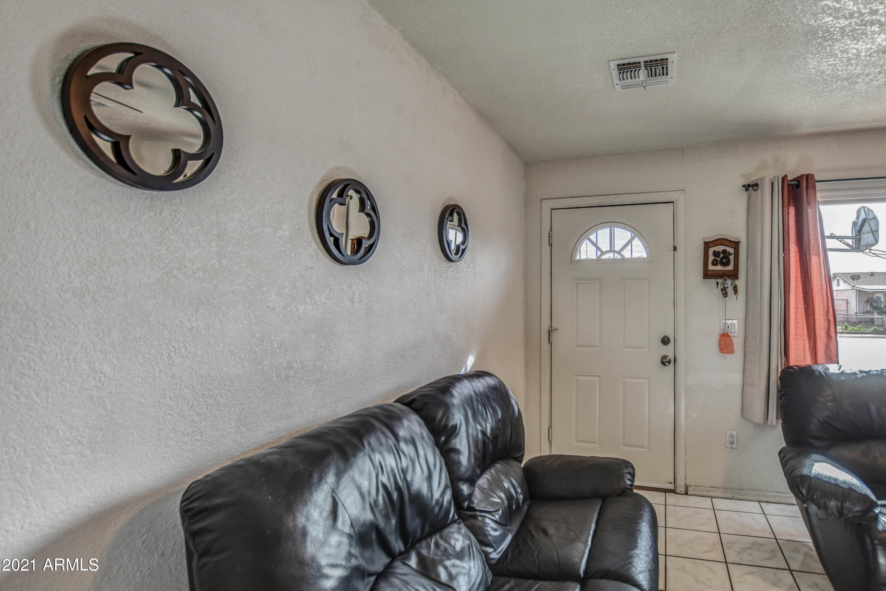 4228 West Alta Vista Road Phoenix, AZ 85041 - Photo 3 of 24 ENTRY 1