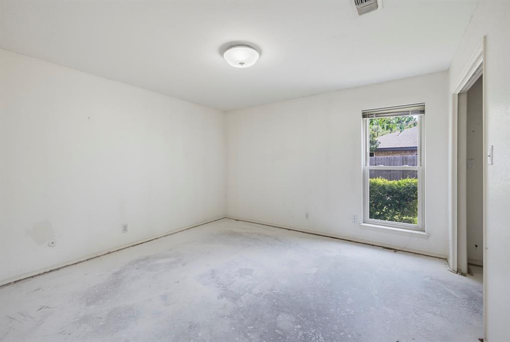 21 Crosslands Road Benbrook, TX 76132 - Photo 22 of 32