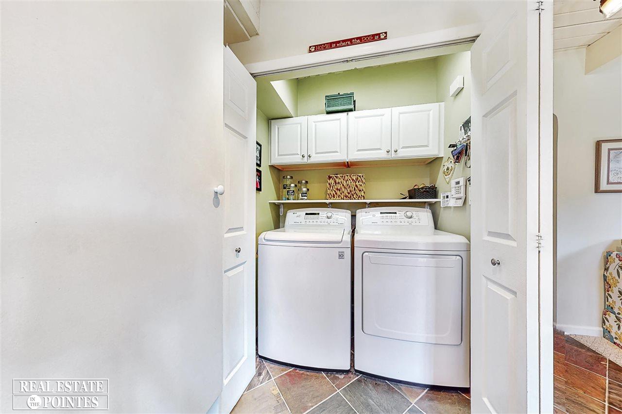 1887 Broadstone Road Grosse Pointe Woods, MI 48236 - Photo 17 of 41