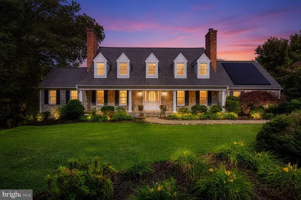 $1,975,000 | 10101 Windy Knoll Lane, Vienna, VA 22182