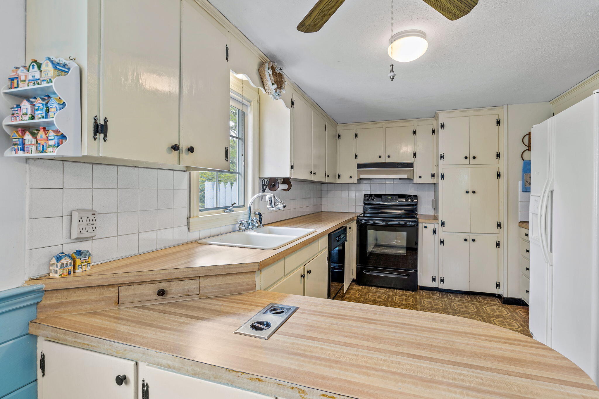 13 Captain Dean Road Orleans, MA 02653 - Photo 14 of 35 22-web-or-mls-13 Captain Dean Rd Final-1