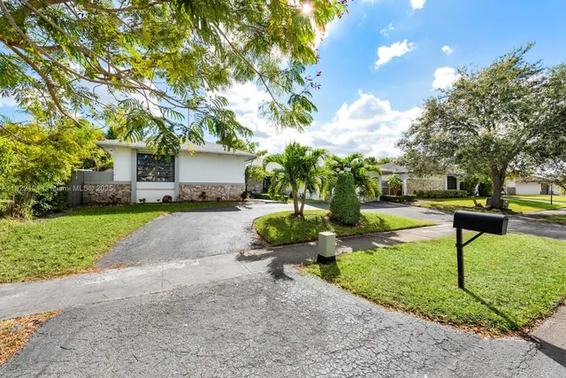 $870,000 | 11724 Southwest 95th Street, Miami, FL 33186