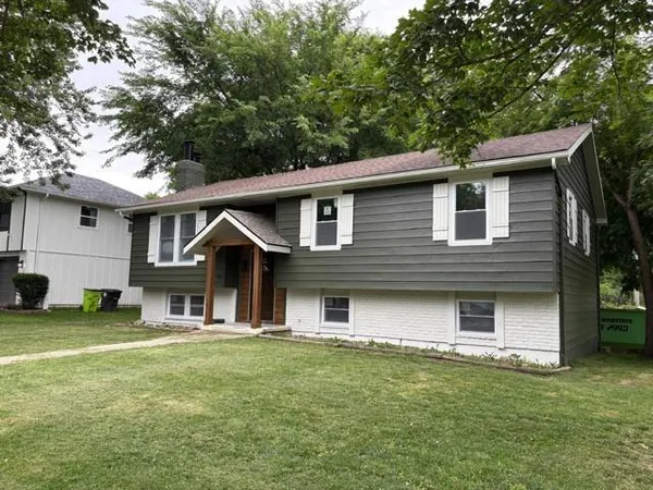 $380,000 | 101 Manor Drive, Belton, MO 64012