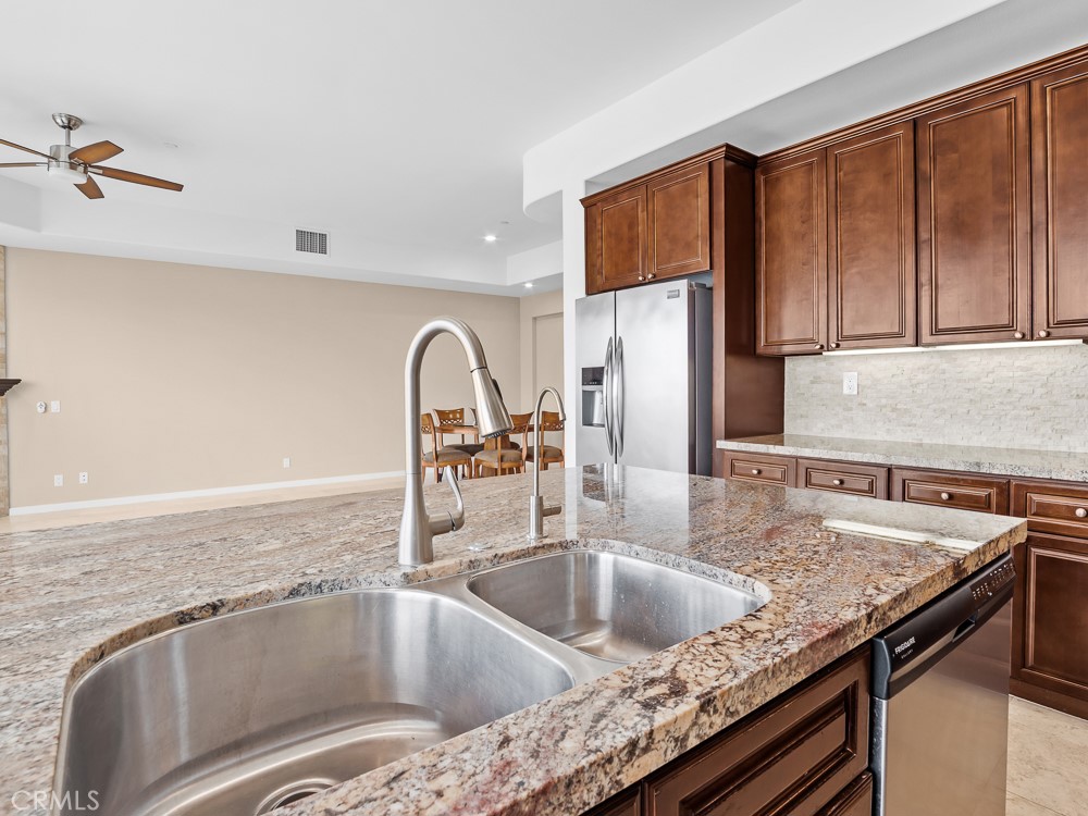 568 Vía Pueblo Riverside, CA 92507 - Photo 11 of 46