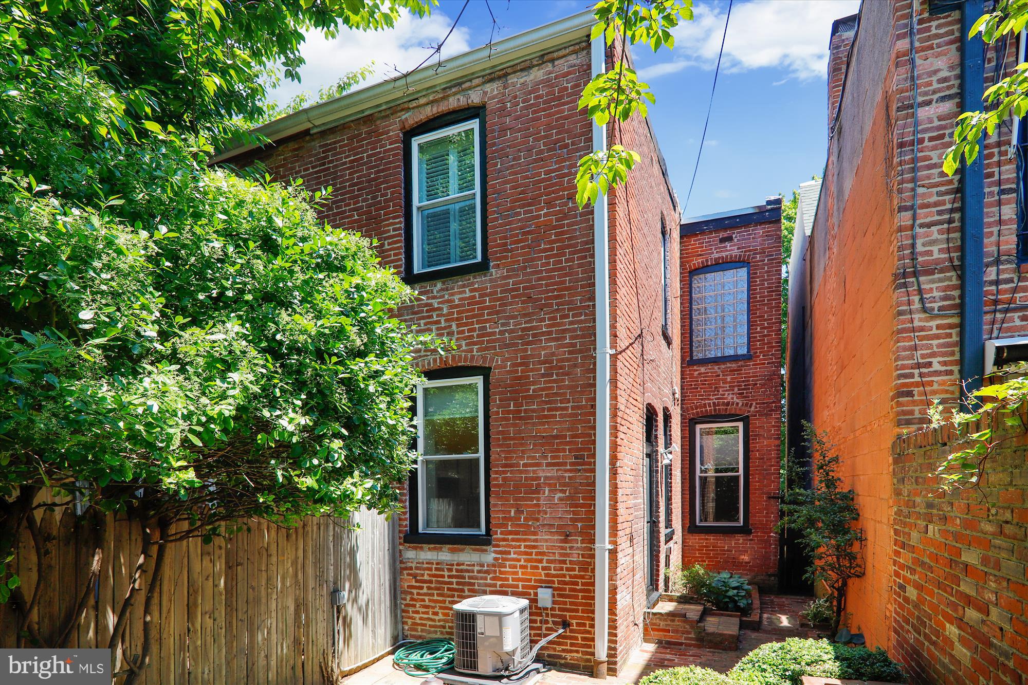 209 9th Street Southeast Washington, DC 20003 - Photo 13 of 26 Gallery Image 13