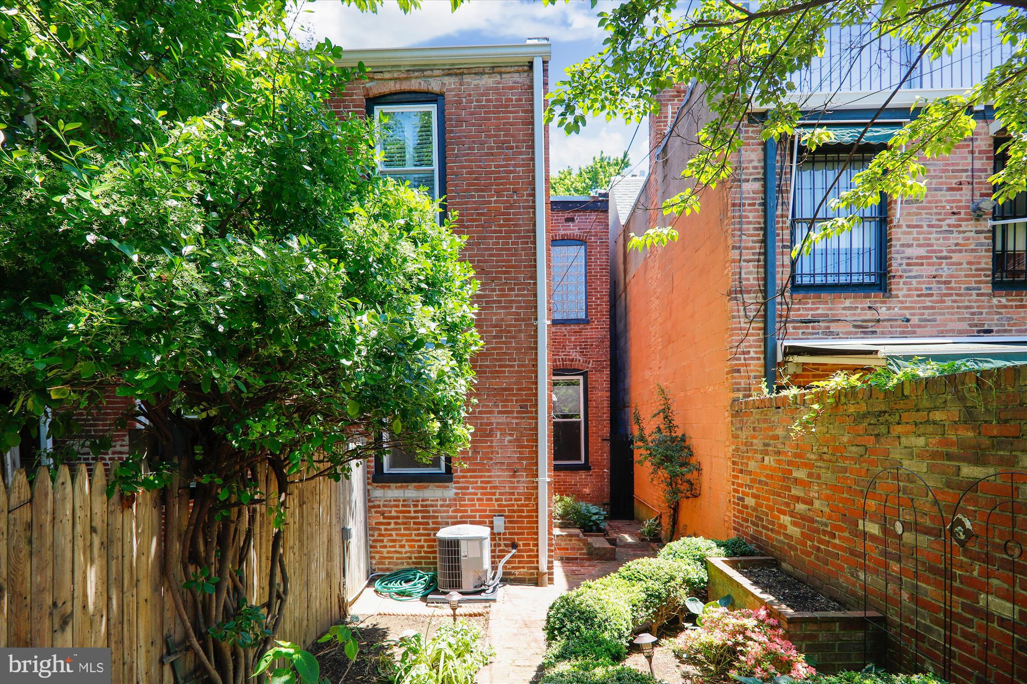 209 9th Street Southeast Washington, DC 20003 - Photo 16 of 26 Gallery Image 16