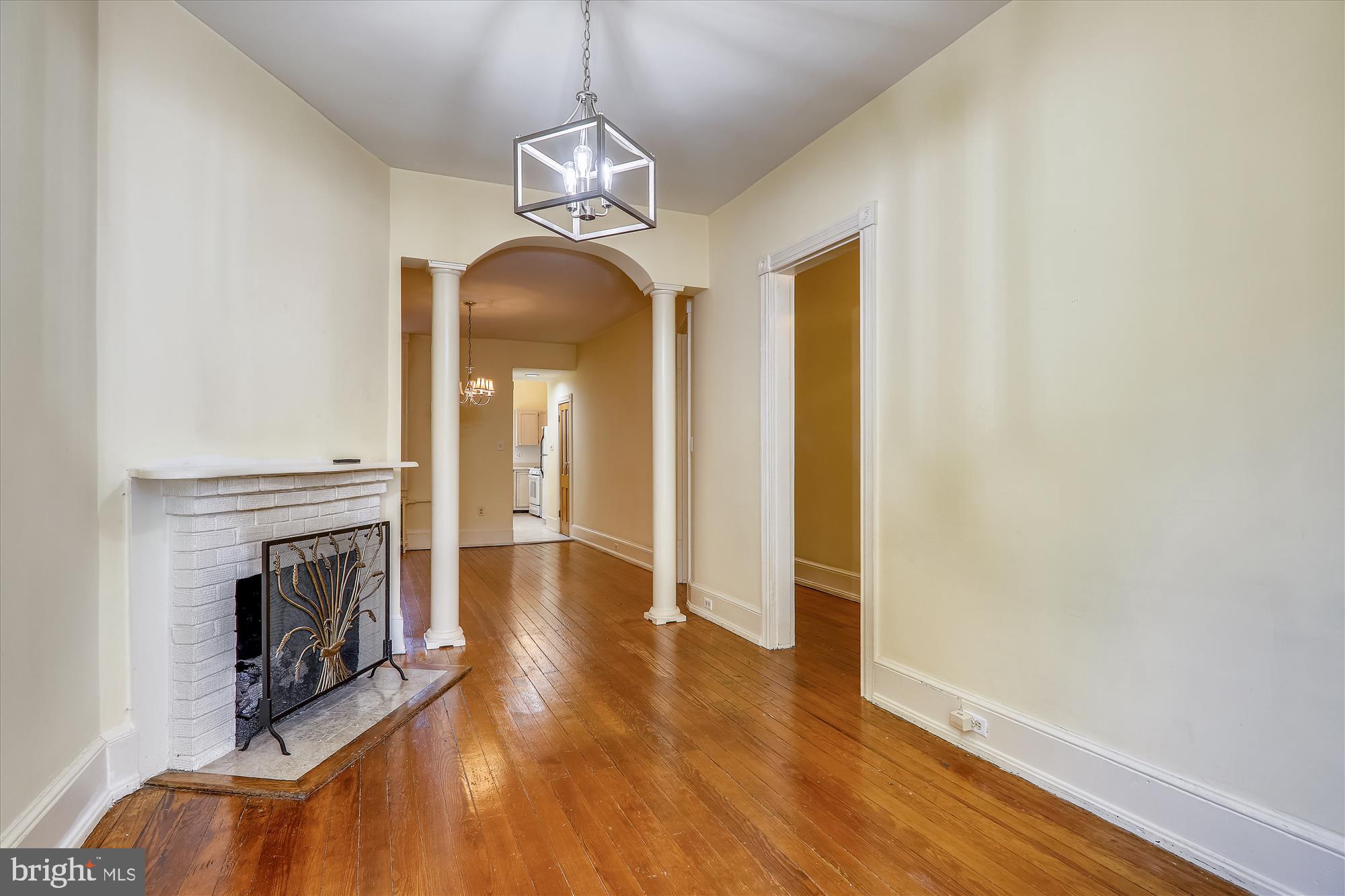 209 9th Street Southeast Washington, DC 20003 - Photo 4 of 26 Gallery Image 4