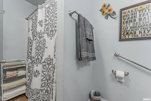 $65,000 | 1503 Pekin Street, Lincoln, IL 62656