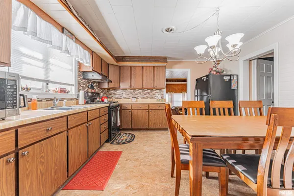 $65,000 | 1503 Pekin Street, Lincoln, IL 62656